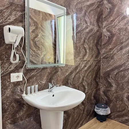 Hotel Aerostay 1 Km From Airport