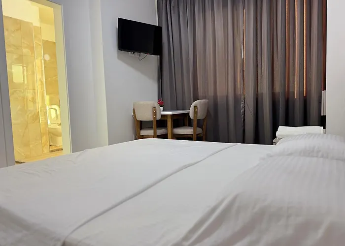 Aerostay 1 Km From Airport Rinas