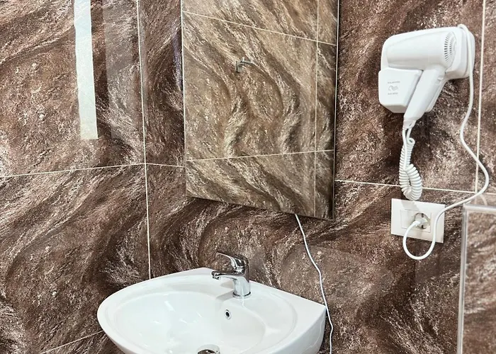 Aerostay 1 Km From Airport Hotel