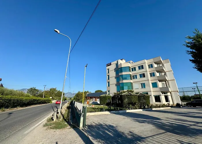 Hotel Aerostay 1 Km From Airport Rinas