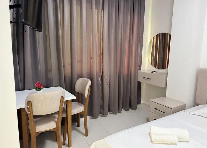 Aerostay 1 Km From Airport Hotel Rinas