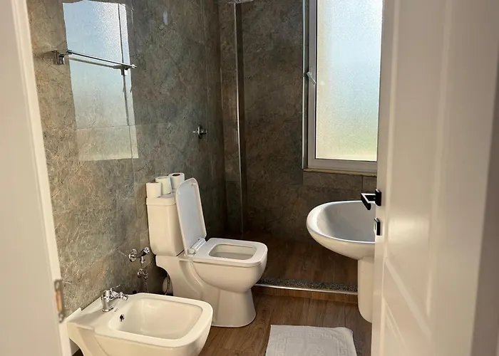 Aerostay 1 Km From Airport